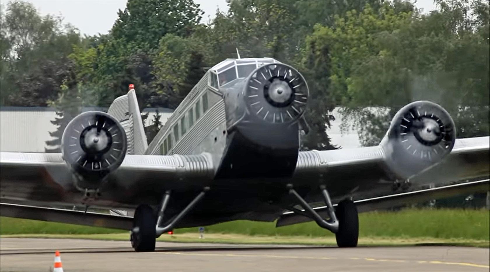 Crosswind departure, youtube