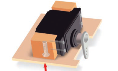 Reinforced Hatch-Mounted Servos